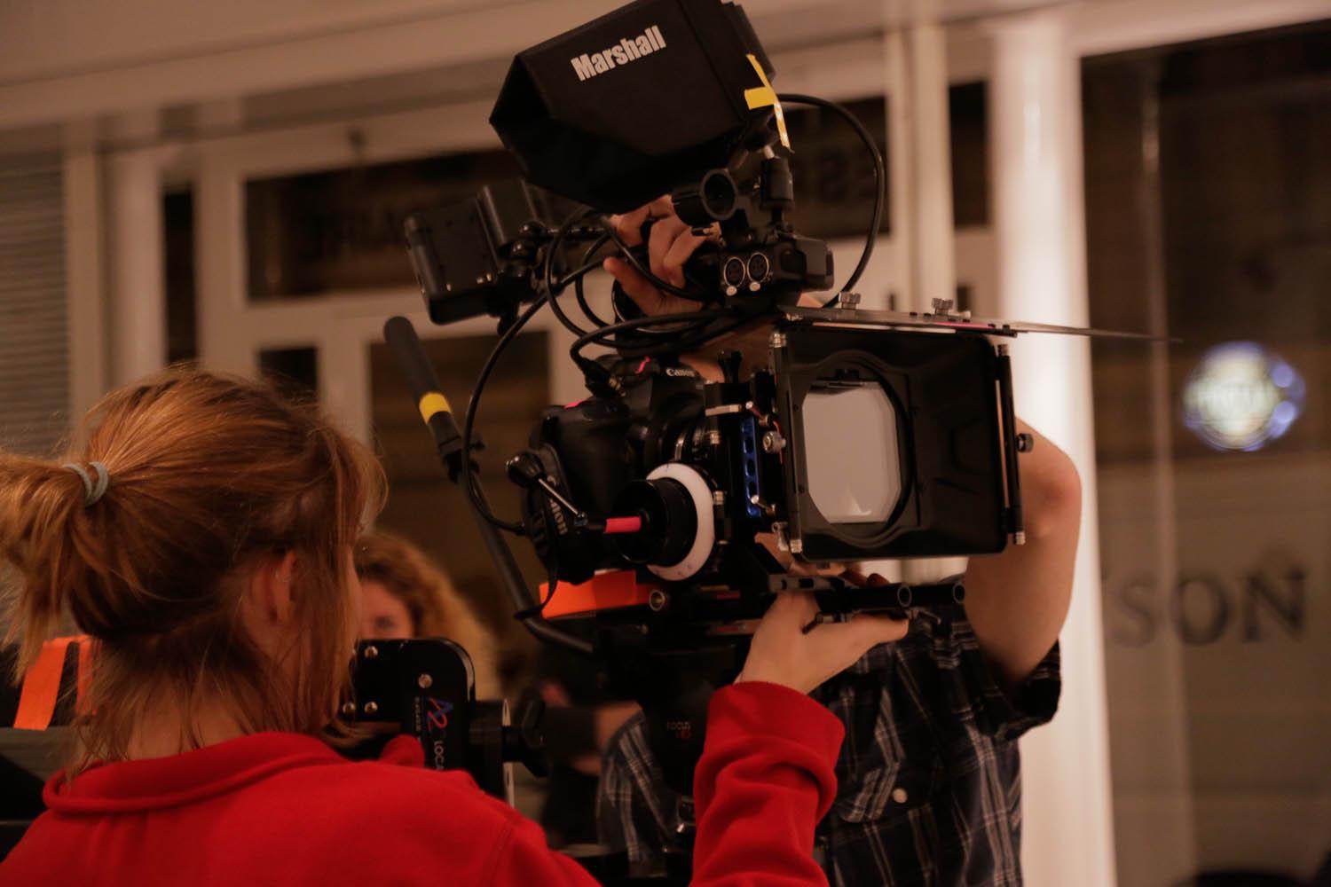 Photo de tournage - Production de films cinéma Les Films de la Robe Rouge Photo de tournage - Production de films cinéma Les Films de la Robe Rouge